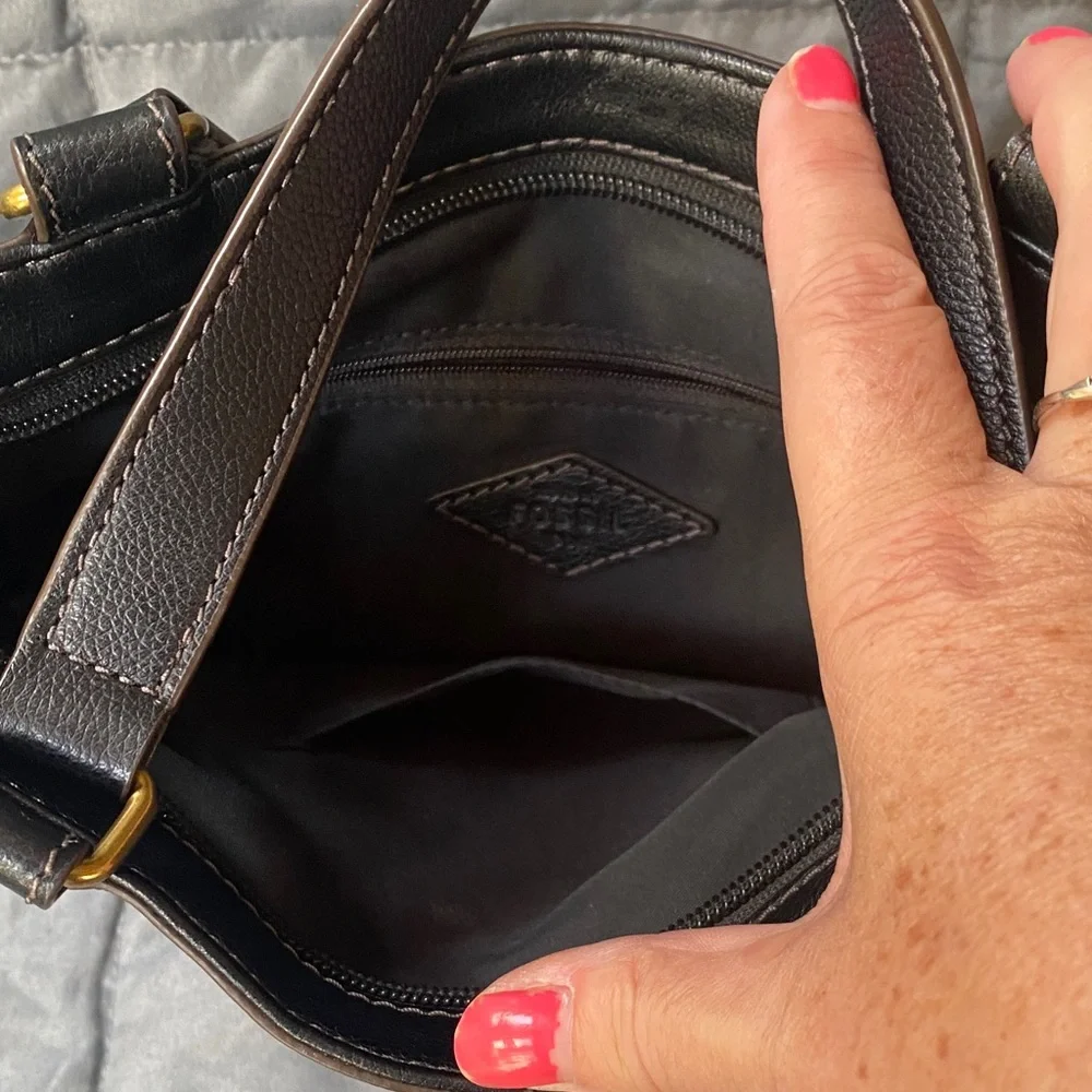 Fossil black pebbled  Leather crossbody with Gold Accents - Picture 5 of 11